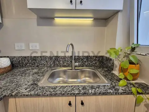 Venta Dpto 2 amb RECICLADO con patio Caballito