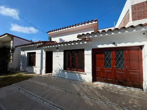 VENTA CASA 2 DORM. B° CENTENARIO. APTA CREDITO