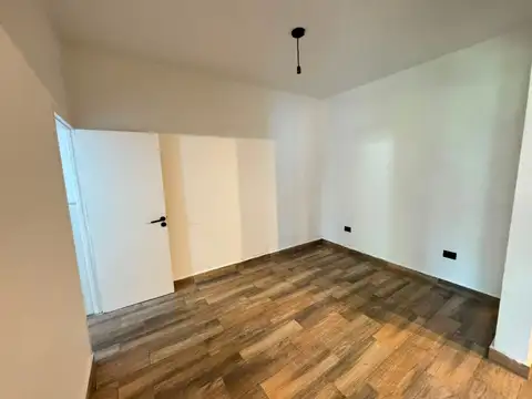 VENTA CASA 2 DORM. B° CENTENARIO. APTA CREDITO