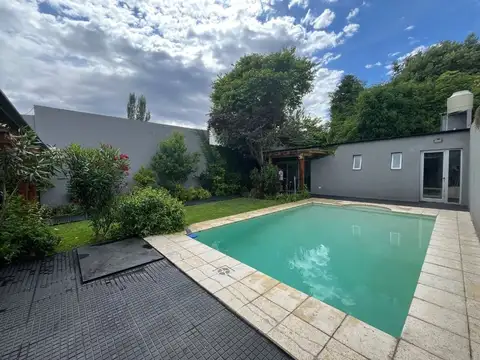 CASA EN VENTA EN LA LOMA CON QUINCHO Y PILETA