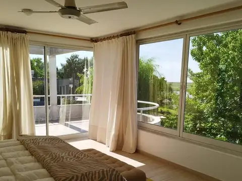 Casa Chalet  en Alquiler en Isla Santa Mónica, Delta, Tigre