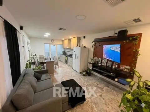 VENTA CASA 2 DORMITORIOS CON PILETA + DEPOSITO