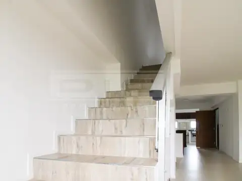 Esteban Echeverria 2200 1A