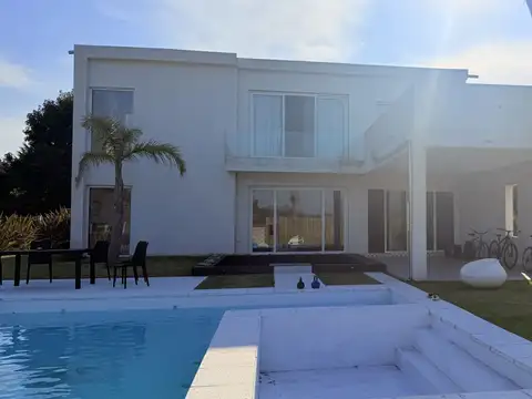 CASA EN ALQUILER EN LOS ALCANFORES - PILAR