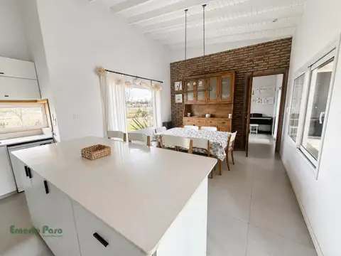 Casa en Venta con 2 cocheras