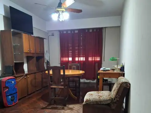 Ayacucho 1400, Piso 0