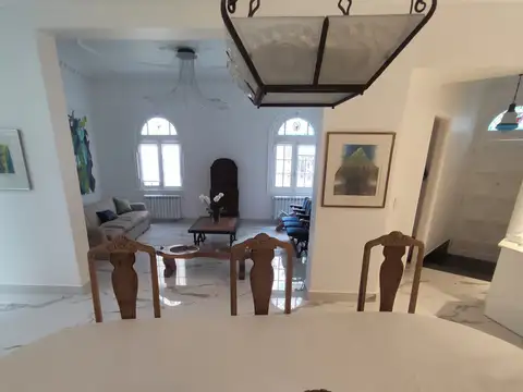 Casa en Alquiler con 1 cochera