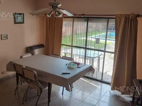 Casa 5 ambientes con 2 baños
