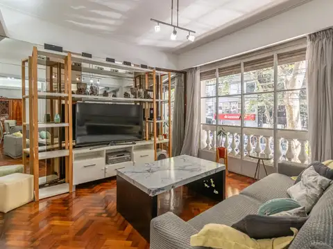 Venta Depto piso 5 ambientes 106 m2 con dependencia y cochera en Recoleta