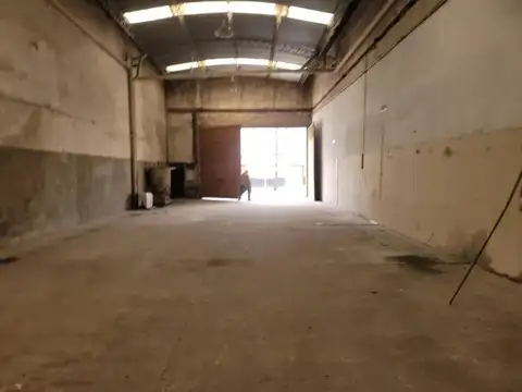 Alquiler Galpón de 455 m² en Villa Libertad