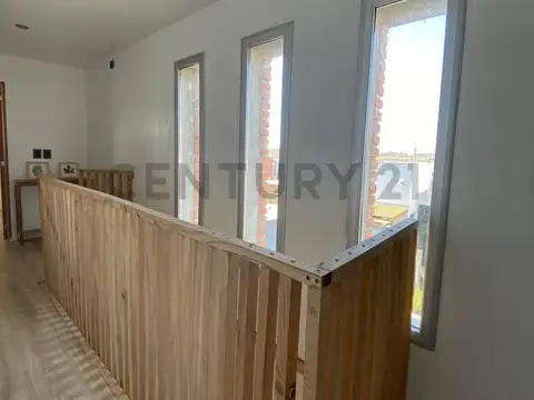 Casa 5 ambientes con 2 baños