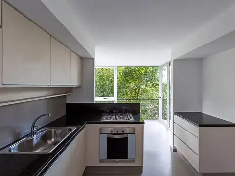 VENTA 3 DORMITORIOS CON BALCON - EXCELENTE CALIDAD - COCHERA - BAULERA. BARRIO LOURDES