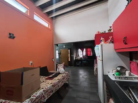 Casa 5 ambientes con 2 baños