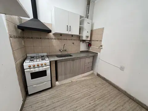 Depto Tipo Casa en Alquiler en Villa Ballester, $ 550.000