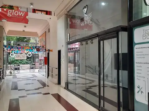Olazabal 5000 Local Comercial en Galería céntrica V.Urquiza