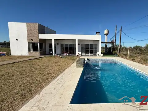 Quinta 2 ambientes con parrilla y pileta