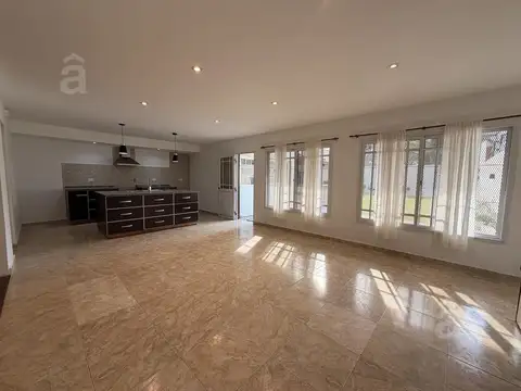 Casa en Venta al Oeste