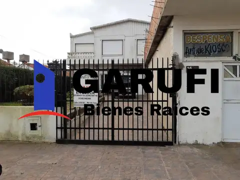 Excelente Propiedad con 2 dúplex y local garage en Santa Teresita 