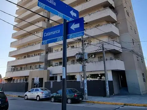 EN VENTA DPTO AMPLIO 3 DORMITORIOS ZONA COSTANERA