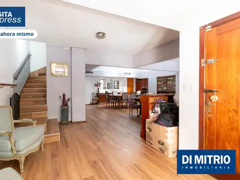 Casa en Venta con 4 cocheras