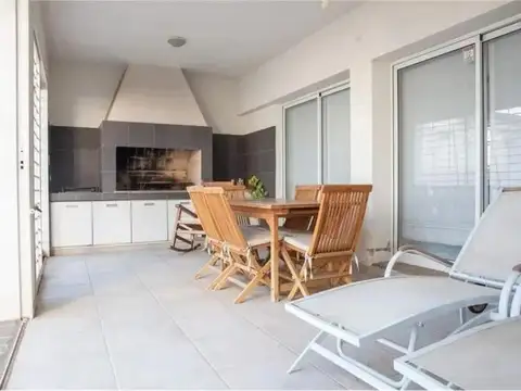 ¡Venta! Casa en Urca ¡Excelente ubicación! ¡Con Escritura!