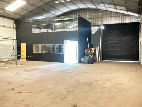 Galpon en Alquiler en Estación Flores, $ 3.000.000