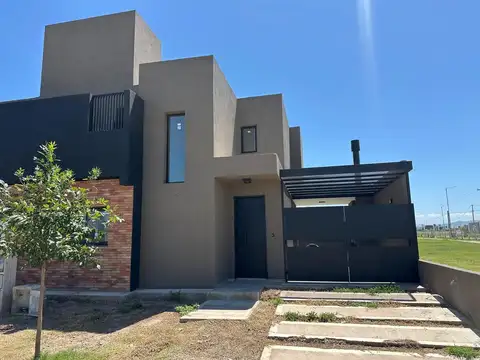 Venta duplex 3 dormitorios en san ignacio village.