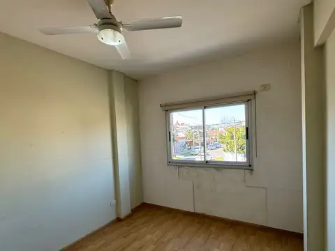 Departamento en Alquiler en Villa Luzuriaga, $ 880.000