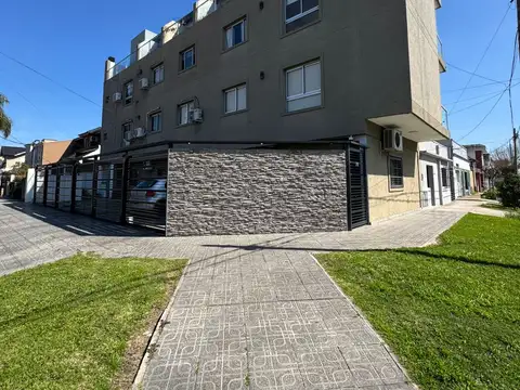 Departamento 3 amb amplio con cochera cerca Hospital Italiano San Justo!