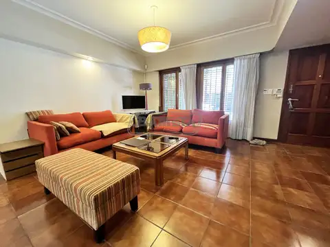 Casa en Alquiler en Ramos Mejía, $ 2.700.000