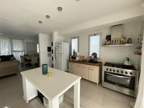 Casa en Alquiler amoblada, 4 ambientes, con pileta - San Sebastian Area 8