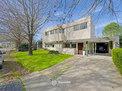 VENTA | PERMUTA - Casa 3 dormitorios con galería y piscina. Sol Paraná. APTO CREDITO.