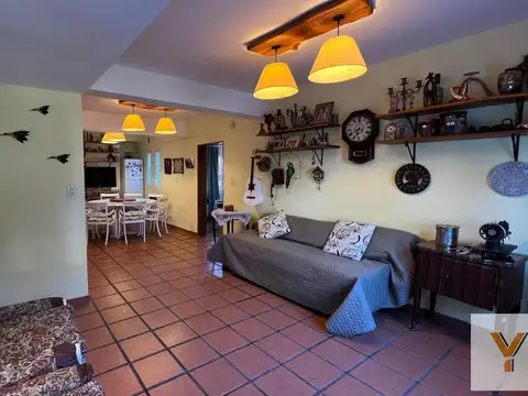 Casa 3 ambientes con 2 baños