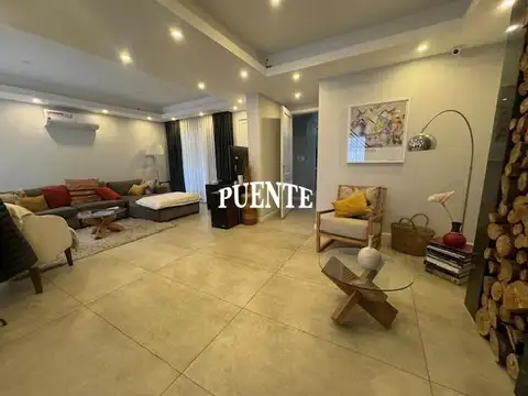 Casa 7 ambientes con 5 baños