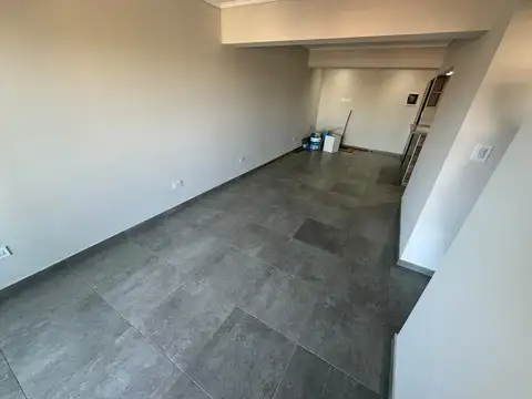 Estanislao San Zeballos 4300, Piso 1