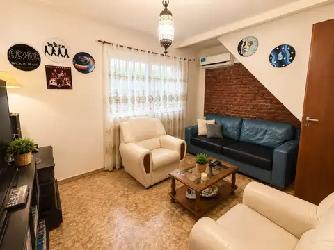 Depto Tipo Casa en Venta con 1 cocheras