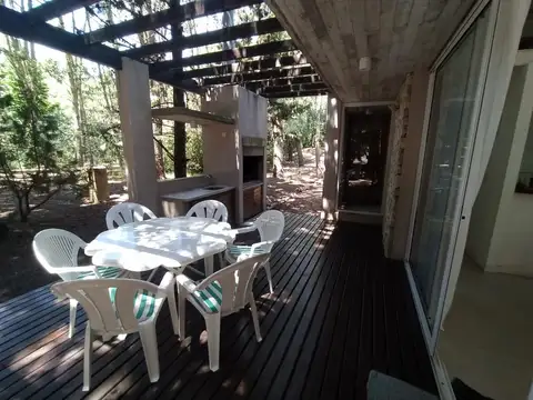 Casa en alquiler temporada 2025 en Mar de las Pampas