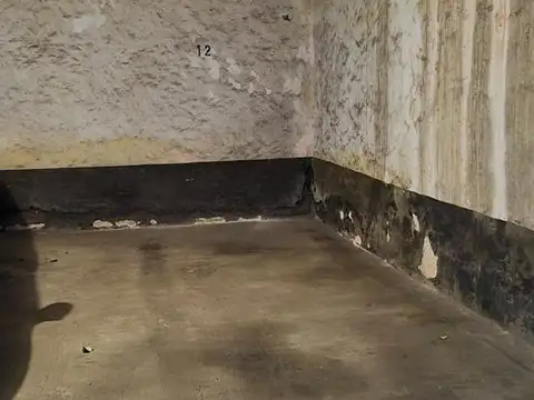 Venta Cochera cubierta en Vicente Lopez con baulera