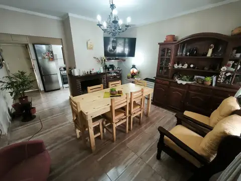 Casa 6 ambientes con 3 baños