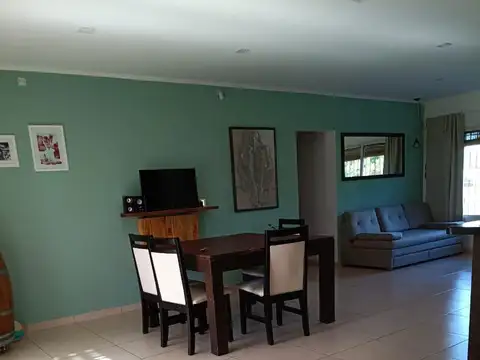 Casa 4 ambientes con 3 baños