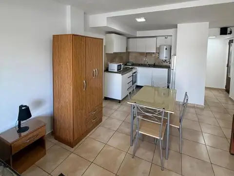 Departamento en Alquiler en Abasto, $ 400.000