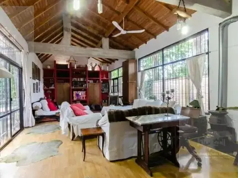 Casa 6 ambientes con 4 baños