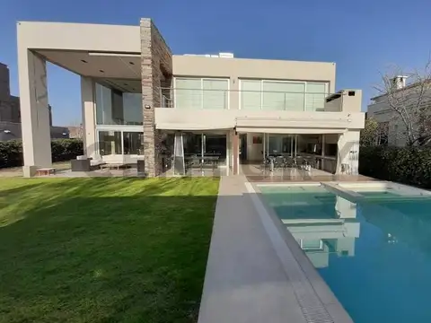 Casa en Venta en Chacras De Coria, USD 949.000