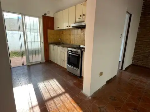 VENTA PH 4 AMBIENTES CON PATIO ENTRADA PROPIA