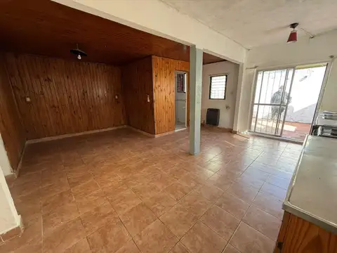 Depto Tipo Casa en Alquiler 50 años