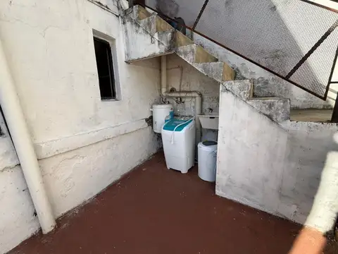 Profesor Aguer Planta Baja 2 al 5100