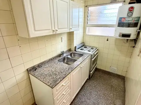 2 AMB 30 MTS TOT, LATERAL MUY LUMINOSO, COC. INDPTE, BAÑO CON DUCHA, EXC. UBICACIÓN