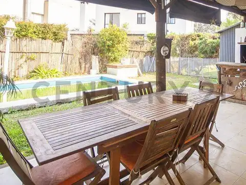 Venta Casa 5 amb con piscina amoblada San Isidro Labrador