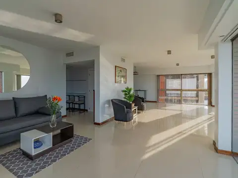 Departamento en Venta en Playa Grande, USD 570.000