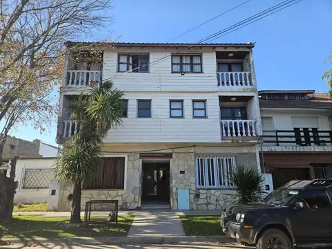 Departamento 2 ambientes estilo duplex en Barrio Villa Primera